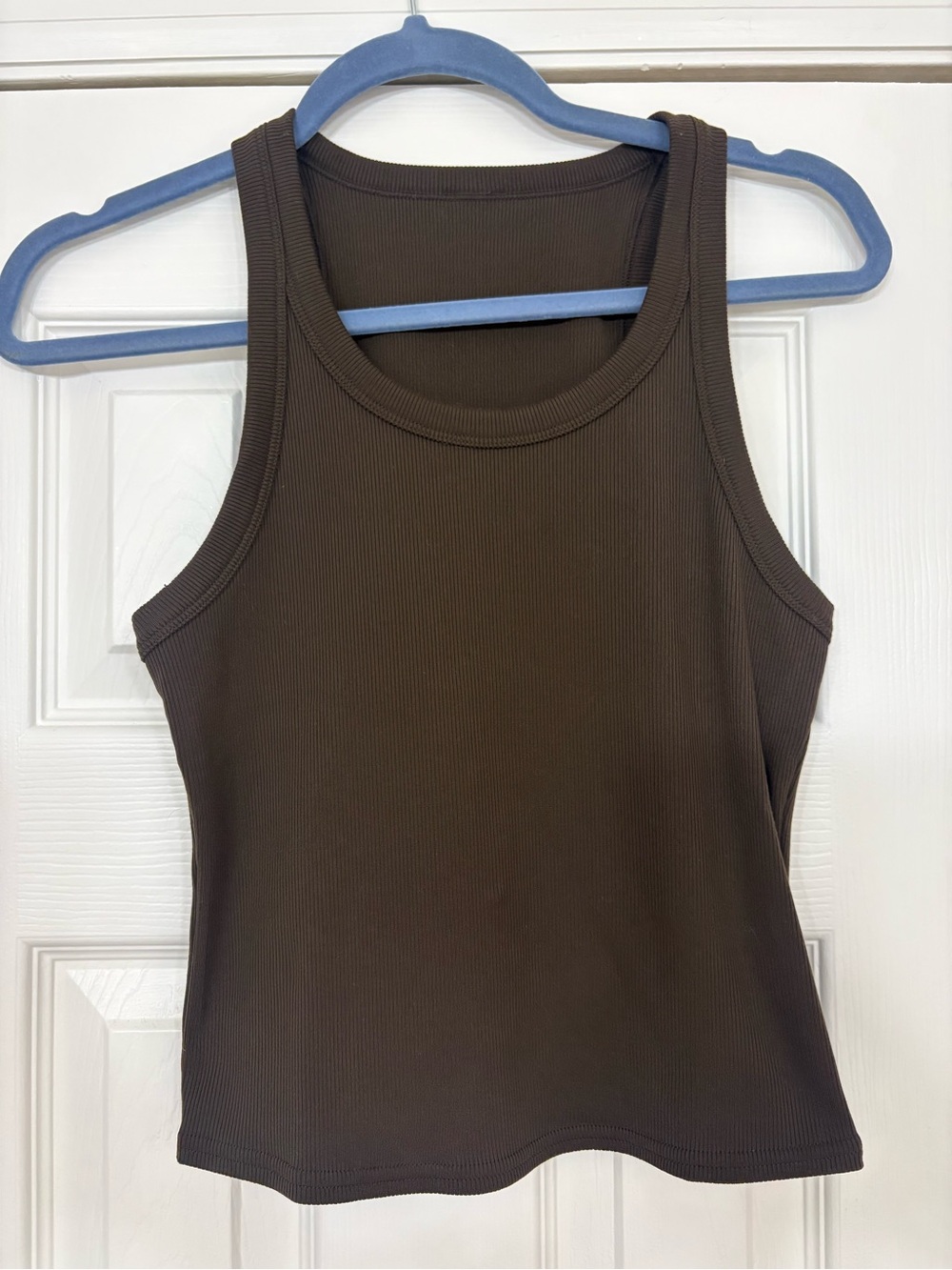 ALO - Goddess ribbed Go-To Tank (espresso)